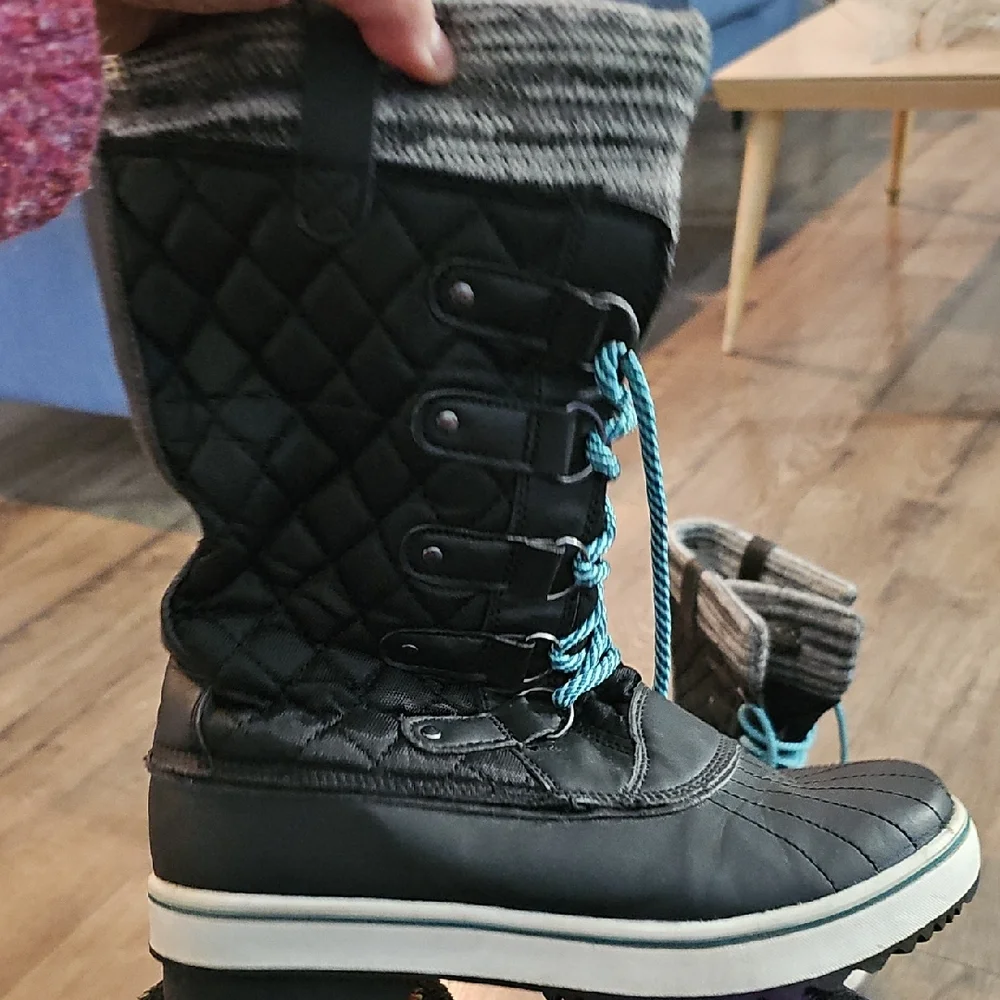Totes Black Gray Winter Boots with Blue Laces SIZE 7 Medium Outdoor Water Snow